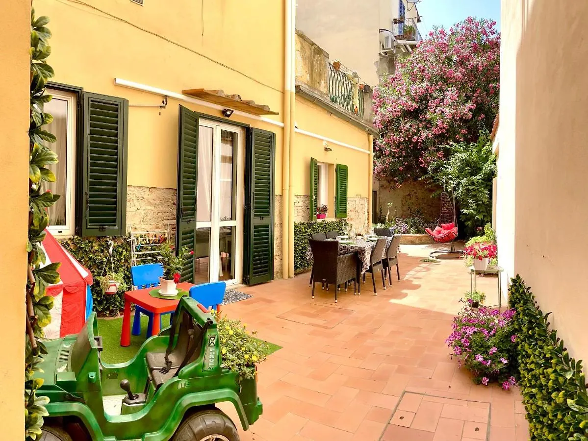 Santa Croce Garden Apartment Florence Italy