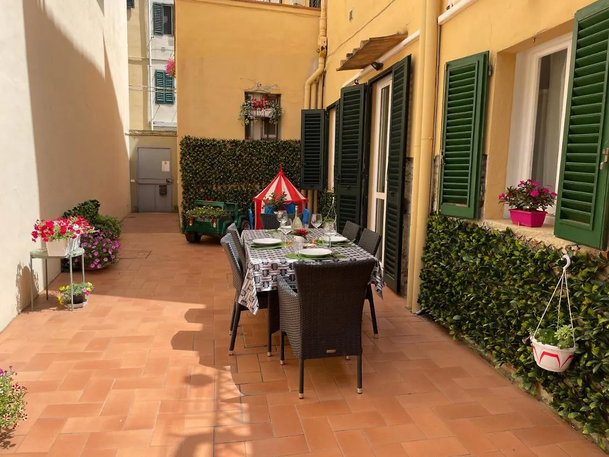 Santa Croce Garden Apartment Floransa